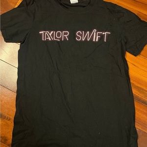 Taylor Swift 1989 concert shirt